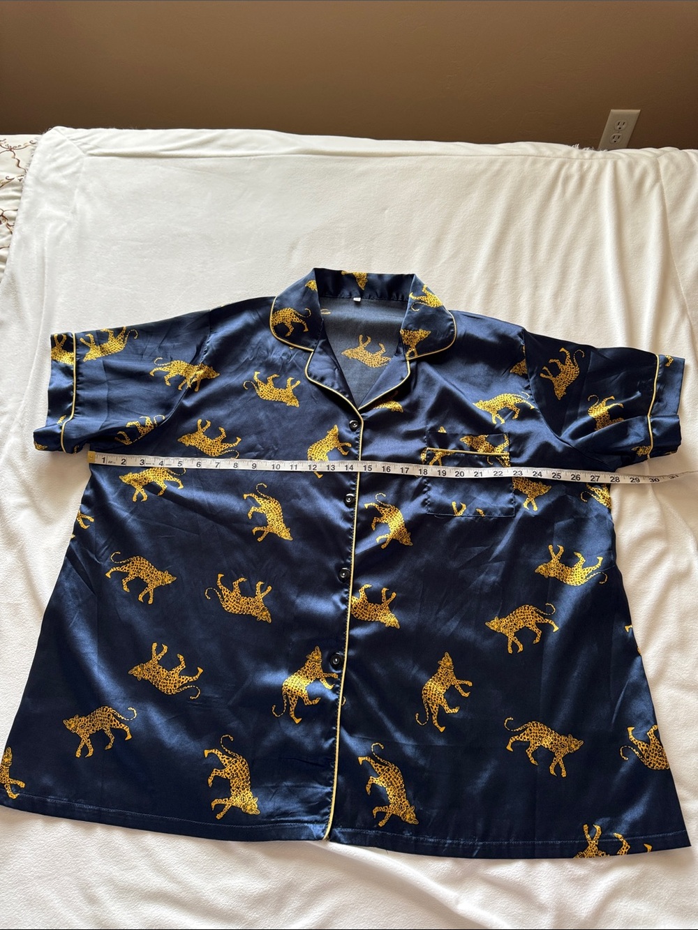 Satin pajamas - Picture 3 of 9
